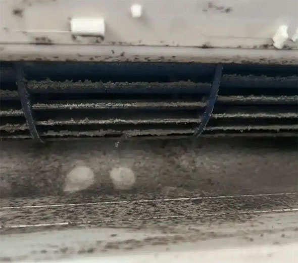 柳城空调吹的风有股烧焦味是怎么回事